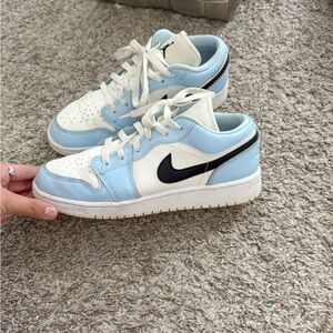Nike Kids Light Blue and White Sneakers